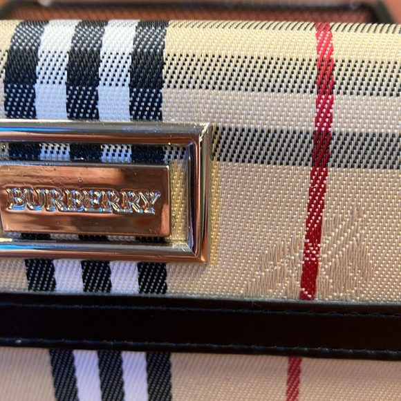 Burberry London Classic Nova Plaid Tri Fold Wallet - Picture 2 of 11